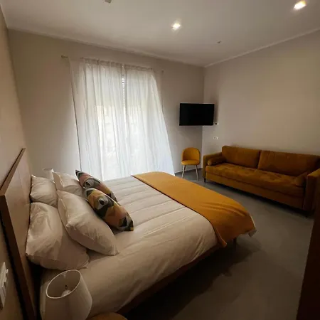 Vesuvius Bed & Breakfast *